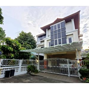 ทำเลทอง ใกล้รถไฟฟ้า!! ขายบ้านเดี่ยว 3 ชั้น หลังมุม หมู่บ้านเอกสิน2 ซ.นาคนิวาส 48