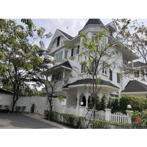 HS 1835 ให้เช่าบ้านเดี่ยวสไตล์ยุโรป 3 ชั้น 4 ห้องนอน โครงการแฟนตาเซีย วิลล่า4 บา