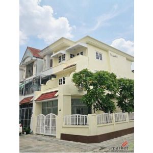 HR 1839 ขายทาวน์โฮม 3 ชั้นหลังมุม 4 ห้องนอน ย่านโชคชัย 4 สตรีวิทยา 2 รีโนเวทพร้อ