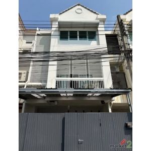 เอ็มควอเทียร์ 1 กม.ทาวน์โฮม 3 ชั้น 3 นอน 4 น้ำ 200 ตร.ม. 17 ตร.ว.ใกล้ BTS ทองหล่