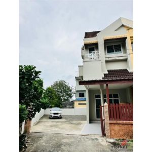 ขายทาวน์โฮม 2.5 ชั้น 49 ตร.ว. เกษราคลาสสิคโฮม ถนนเสรีไทย ใกล้ MRT นพรัตน์