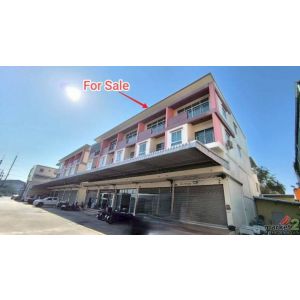 ขายอาคารพาณิชย์ ถนนเอกชัย บางบอน หน้าหมู่บ้านเบญจวัลย์ เป็นตึกแถว 3.5 ชั้น เนื้อ