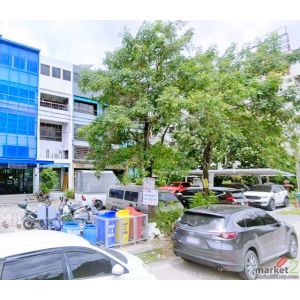 อาคารพาณิชย์ 4.5 ชั้น  Big C ลำลูกกา คลอง4  3 นอน 3 น้ำ ใกล้ BTS คูคต 900 ม.  ตล