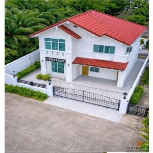 บ้านเดี่ยวหรู 2 ชั้น 3 นอน 100 ตร.ว. 300 ตร.ม. หลังมุม สภาพสวย ศรีราชาะนิคมอุตสา