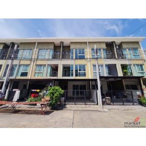 ขาย ทาวน์เฮ้าส์ เบล็สทาวน์ รามอินทรา 127  ห่างจาก บิ๊กซี ซูเปอร์เซ็นเตอร์ สุวินท