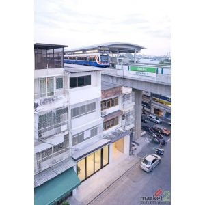 รัชดา ใกล้ MRTโชคชัย4 299ม. Hostel อาคารพาณิชย์ 4 ชั้น 6–8นอน 6น้ำ  และ โรงพยาบา