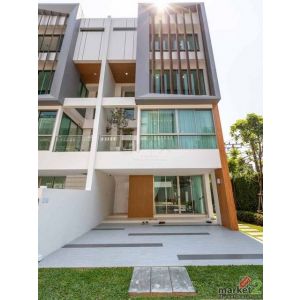 ขายโฮมออฟฟิศสไตล์ Modern 3 ชั้นครึ่ง ใจกลางสุขุมวิท โครงการควอลิเทีย สุขุมวิท 62