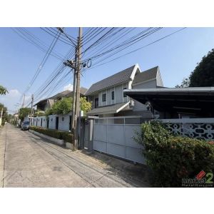 HR 9765 ให้เช่าบ้านเดี่ยว 2 ชั้น 95 ตรว. 5 ห้องนอน ซอยรัชดาภิเษก 32 จันทรเกษม บ้