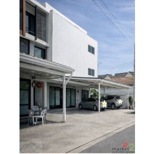 ขายอาคารพาณิชย์ 3.5 ชั้น 2 คูหา 350 ตรม. หลังมุม พร้อมห้องดาดฟ้า ใกล้เมกะบางนา 