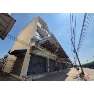ตึกแถว 3 ชั้น ( หลังมุม ) พร้อมชั้นลอย มีดาดฟ้า ซอยร่มเกล้า 24 ถนนเคหะร่มเกล้า  