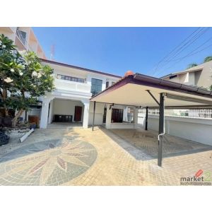 ให้เช่าบ้านเดี่ยว 2 ชั้น 100 ตร.ว. ถนนพระรามที่ 5 ซอยราชวิถี 32 เขตดุสิต รีโนเวท