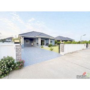 บ้านชั้นเดียวหลังใหญ่ พื้นที่กว้าง เฟอร์นิเจอร์ครบ สันทราย