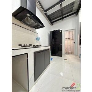 ให้เช่าทาวโฮม3ชั้นใกล้รถไฟฟ้าสถานีโชคชัย 4 หลังมุม  3ชั้นโครงการ cozy โชคชัย 4 ซ