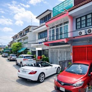 โฮมออฟฟิศ 3 ชั้น 3 ห้องนอน 3 ห้องน้ำ ใกล้เซ็นทรัล พระราม 3 เพียง 1.4 กม. ใกล้ตลา