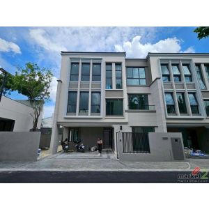 ให้เช่า ทาวน์โฮม Classe Ratchayothin ขนาด 41.6 ตร.วา พทชส 228 ตร.ม  3 ห้องนอน 4 