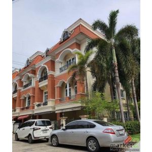 ให้เช่าทาวน์โฮม 3.5 ชั้นหลังมุม 3 ห้องนอน โครงการ Casa City ลาดพร้าว เลียบด่วนเอ