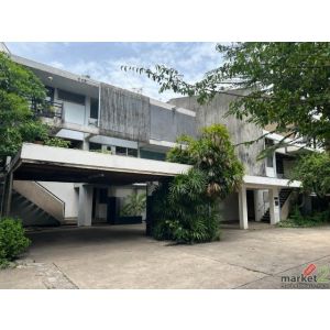 BH4271 ให้เช่า Duplex Office Tropicana Court อารี ใกล้ BTS อารี Private Garden V