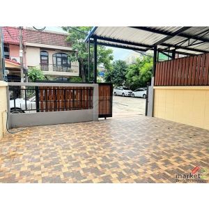 ให้เช่าบ้าน 2 ชั้น ติดตลาดบองมาร์เช่ 76 ตรว. 3 ห้องนอน สินพัฒนาธานี ถนนประชานิเว