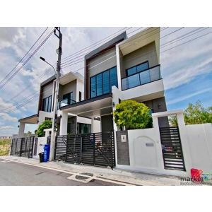 ขายบ้าน 3 ชั้น 4 ห้องนอน โครงการ Tanaphol Property บางนา กม. 10 ใกล้เมกะบางนา