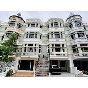 ให้เช่าทาวน์โฮม 4 ชั้น 350 ตร.ม หมู่บ้านชิชาคาสเซิล สุขุมวิท 31 อยู่หลัง มศว.ประ
