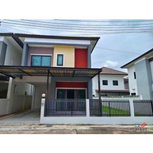 ขายบ้านแฝดสวย 2 ชั้น พานทอง พื้นที่ 45 ตร.วา  3นอน 3น้ำ พร้อมเข้าอยู่ ใกล้นิคมอม