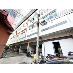 ขายอาคารพาณิชย์ปทุมธานี 3 ชั้น มีชั้นลอยและดาดฟ้า  โครงการ ตลาดพรธิสาร (คลอง 10)
