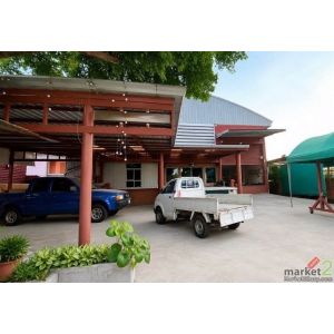 โกดัง 525 ตรม  พร้อมบ้านพักคนงาน10 ห้องนอน ห้องน้ำในตัวทุกห้อง บนที่ดิน 379 ตรว 
