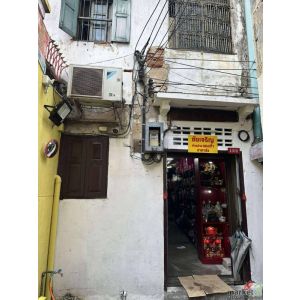 ขายถูกมาก!! อาคารพาณิชย์ 3 ชั้น พร้อมกิจการร้านขายส่งรองเท้า  บนทำเลทอง