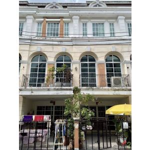 ขาย/ให้เช่า ถูกมาก!! ทาวน์โฮม 3 ชั้น 2 หลังทะลุกัน ม.พลัสซิตี้พาร์ค ลาดพร้าว 71 