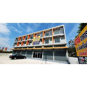 อาคารพาณิชย์ทำเลทอง หน้าติดถนน หลังชมวิวแม่น้ำเจ้าพระยา