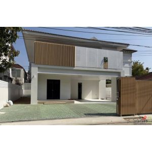 ขาย/ให้เช่าถูกมาก!! บ้านเดี่ยว 2 ชั้น สร้างใหม่ ทำเลทอง ซ.รัชดานิเวศน์ 14 