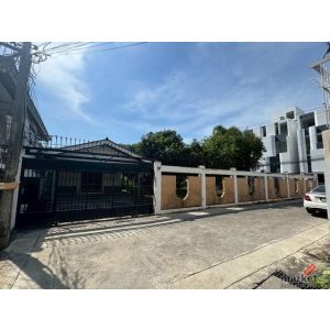 HR 9553 ให้เช่าที่ดินพร้อมอาคาร ขนาด 93 ตร.วา ย่านอารีย์ ทำเลดี ซอยอารีย์สัมพันธ