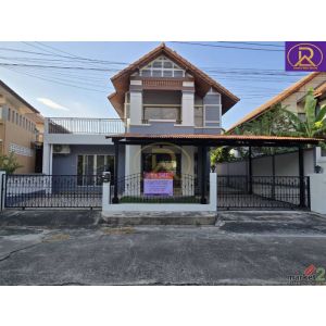 ขายถูกที่สุดในโครงการคันทรี่ ปาร์ค 1 รีโนเวทใหม่ทั้งหลัง พื้นที่ใช้สอยเยอะ พร้อม