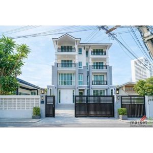 ใกล้ BTS เอกมัย 2 กม.ทาวน์โฮม 3.5 ชั้น เอกมัย10-12 พร้อมชั้นลอย 3 นอน 3 น้ำ 27 ต