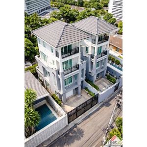 ทาวน์โฮม 3.5 ชั้นพร้อมชั้นลอย 3 นอน 3 น้ำ 27 ตร.ว. ใกล้ BTS เอกมัย 2 กม. เอกมัย1