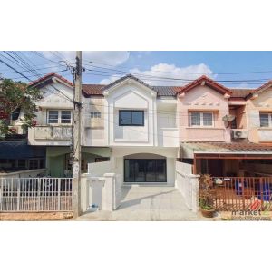 หมู่บ้านนภาพร  บ้านสวยตกเเต่งใหม่ เดินทางสะดวกใกล้รถไฟฟ้าสายสีม่วง