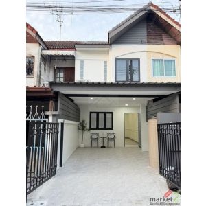 ขายทาวน์โฮม 2 ชั้น 18 ตร.ว. หมู่บ้านเลิศอุบล โชคชัย 4 ซอย 22 ใกล้เซ็นทรัลอีสวิลล