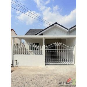 ทาว์นเฮ้าส์ตกแต่งสไตล์มินิมอล  หลังมุม หมู่บ้านโชคชัยวิลเลจ4 ซอยเนินพลับหวาน