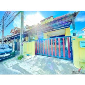 ทาวน์เฮาส์ 3 นอน 2 น้ำใกล้ สวนหลวง ร.9 900 ม. ใหญ่มาก 2คูหา  24 ตร.ว.188ตร.ม. หล