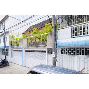 ทาวน์เฮาส์ 2 ชั้น 1-2คูหา 3-6 นอน 2 น้ำ 17 ตร.ว.136 ตร.ม. สีลม บางรัก รพ.เซนต์หล