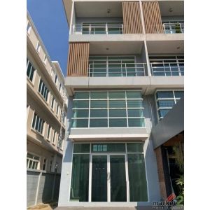 ขายอาคารพาณิชย์ 3.5 ชั้น ตึกใหม่ ห้องหัวมุม รามคำแหง 174 ใกล้ MRT มีนพัฒนา และ M