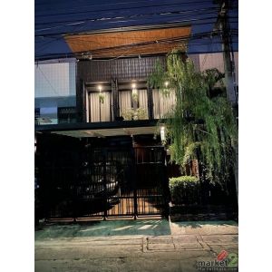 ขายโฮมออฟฟิศหรู  2 ชั้น 220 ตรม. ซอยรามคำแหง 26-1 ใจกลางรามคำแหง ใกล้ ม.ราม  ใกล