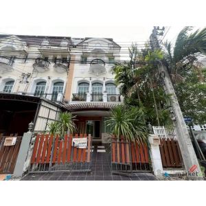 HR 9612 ให้เช่าทาวน์โฮม 3 ชั้น โครงการ The Metro Rama 9 หลังมุม ใกล้ Stamford In