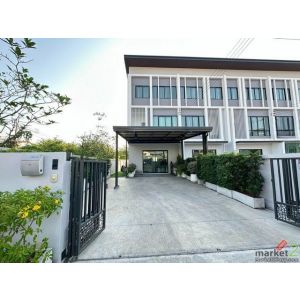 ให้เช่าโฮมออฟฟิศ3ชั้น หลังมุม เชื่อมต่อทางด่วนเอกมัย-รามอินทราได้สะดวก โครงการ  