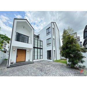 ขายบ้านเดี่ยว 3 ชั้น ดีไซน์พิเศษ 125 ตรว. บ้านสร้างเอง บนทำเลศักยภาพ ใจกลางเมือง