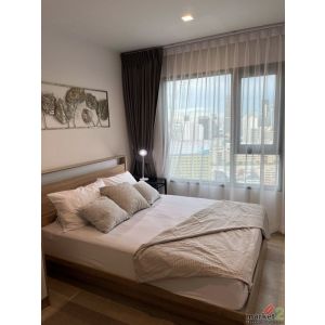 Life One Wireless Clean spacious beautiful view 31st floor BTS PloenChit