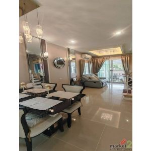 ขายทาวน์โฮม 2 ชั้น หลังริม โกลเด้น ทาวน์ 3 ลาดพร้าว-เกษตร นวมินทร์ซอยนวมินทร์ 42