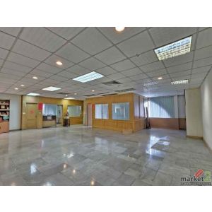 ขาย ออฟฟิศ Royal Castle Pattanakarn Condo พัฒนาการ 30 ขนาด 184 ตรม. 2 ห้องประชุม