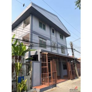 ขายอพาร์ทเม้นท์ 3 ชั้น 24 ห้อง ใกล้ฟิวเจอร์พาร์ครังสิต, จ.ปทุมธานี