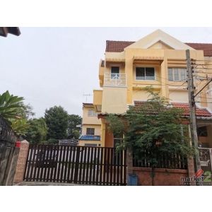 HS 1856 ขาย ให้เช่าทาวน์โฮม 2.5 ชั้น 49 ตรว หลังใหญ่สไตล์บ้านเดี่ยว เล่นระดับ เพ